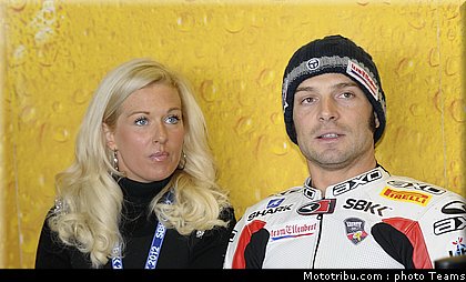 superbike_pitbabe_002_wsbk_2012_angleterre_donington.jpg