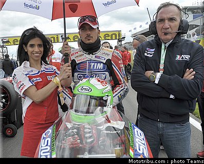 superbike_pitbabe_013_wsbk_2012_angleterre_donington.jpg
