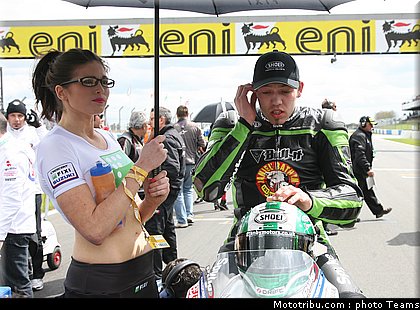 superbike_pitbabe_014_wsbk_2012_angleterre_donington.jpg