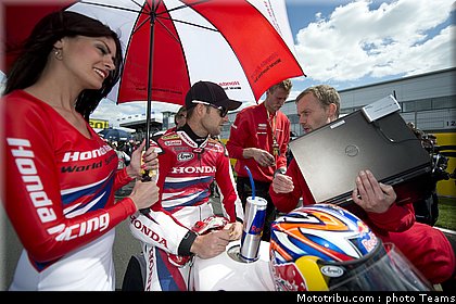 superbike_pitbabe_021_wsbk_2012_angleterre_donington.jpg