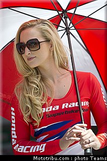 wsbk_pitbabe_047_usa_miller_2012.jpg