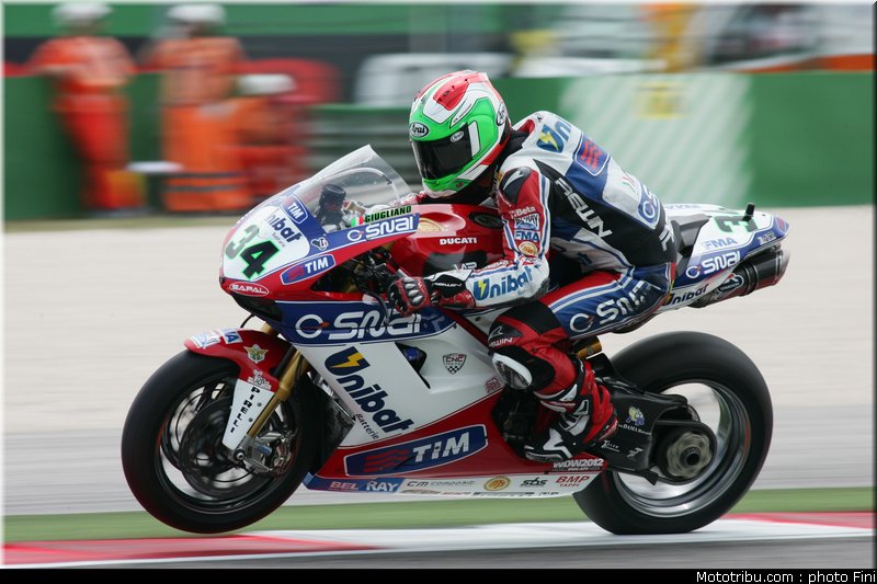 sbk_giugliano_004_san_marin_misano_2012
