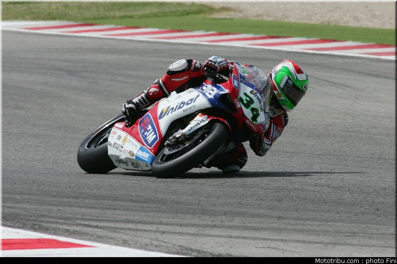 sbk_giugliano_008_san_marin_misano_2012