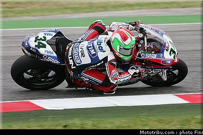 sbk_giugliano_002_san_marin_misano_2012.jpg