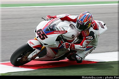 sbk_rea_003_san_marin_misano_2012.jpg
