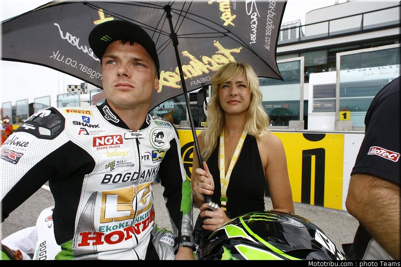 sbk_pitbabe_027_san_marin_misano_2012