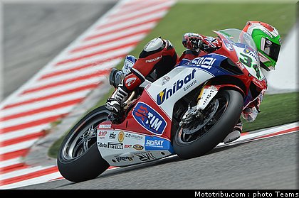 sbk_giugliano_007_san_marin_misano_2012.jpg