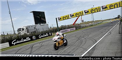 sbk_guintoli_001_san_marin_misano_2012.jpg