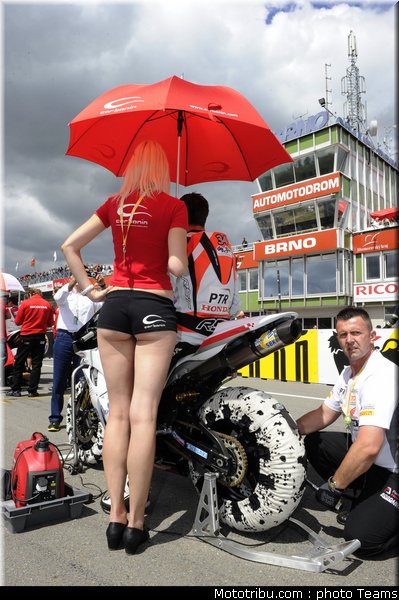 sbk_pitbabe_035_republique_tcheque_brno_2012
