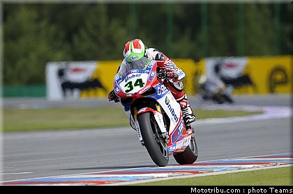 sbk_giugliano_008_republique_tcheque_brno_2012.jpg
