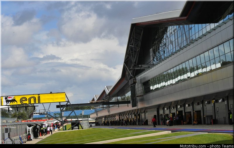 sbk_ambiance_001angleterre_silverstone_2012