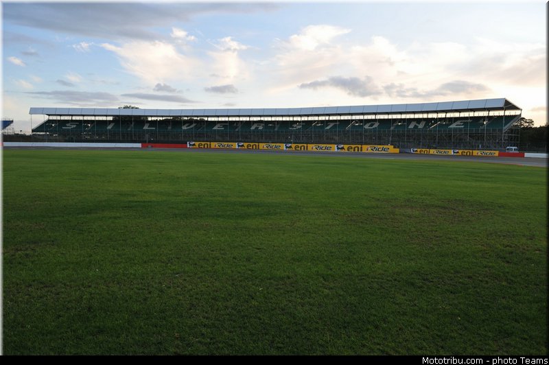 sbk_ambiance_012angleterre_silverstone_2012