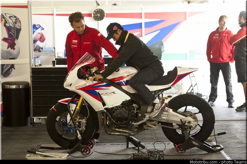 sbk_aoyama_002angleterre_silverstone_2012