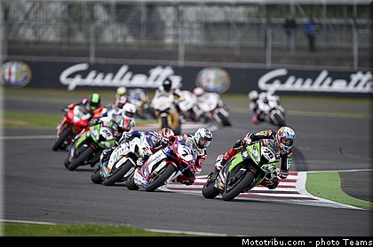 sbk_048angleterre_silverstone_2012.jpg