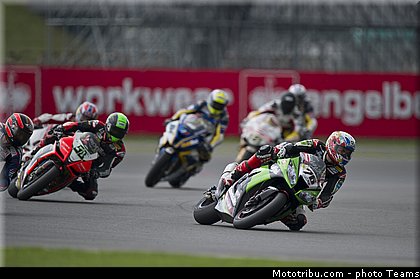 sbk_050angleterre_silverstone_2012.jpg