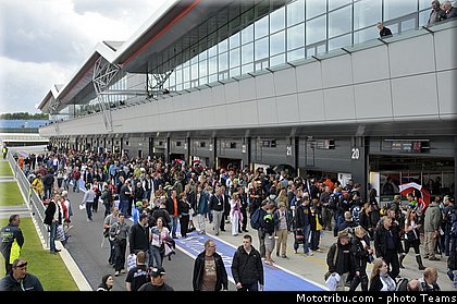 sbk_ambiance_017angleterre_silverstone_2012.jpg