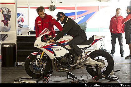 sbk_aoyama_002angleterre_silverstone_2012.jpg