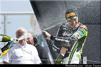sbk_baz_010angleterre_silverstone_2012.jpg