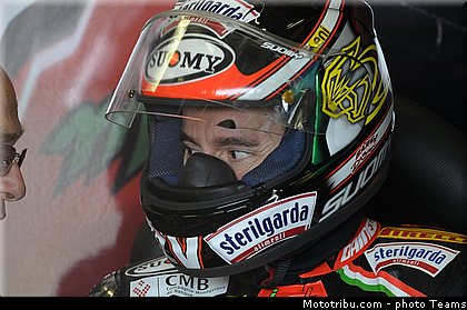 sbk_biaggi_003angleterre_silverstone_2012.jpg