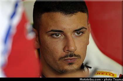 sbk_giugliano_001angleterre_silverstone_2012.jpg