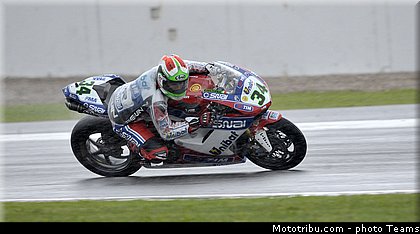 sbk_giugliano_005angleterre_silverstone_2012.jpg