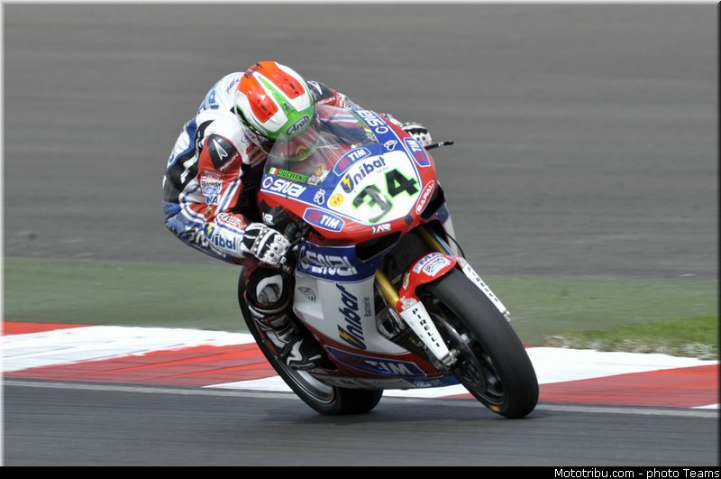 sbk_giugliano_001_wsbk_2012_russie_moscou
