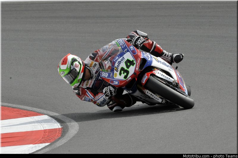 sbk_giugliano_006_wsbk_2012_russie_moscou
