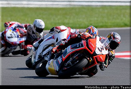 sbk_biaggi_008_wsbk_2012_russie_moscou.jpg