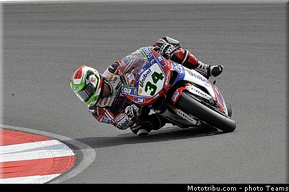 sbk_giugliano_006_wsbk_2012_russie_moscou.jpg