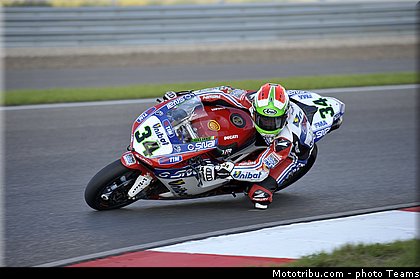 sbk_giugliano_007_wsbk_2012_russie_moscou.jpg