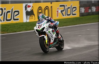 sbk_hopkins_017_wsbk_2012_russie_moscou.jpg