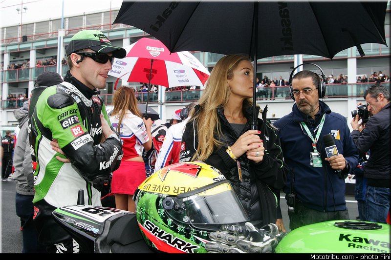 sbk_pitbabe_011_france_magny_cours_2012