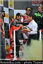 sbk_pitbabe_022_france_magny_cours_2012.jpg