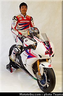 aoyama_021 superbike_supersport_test_2012.jpg