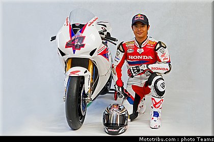 aoyama_033 superbike_supersport_test_2012.jpg