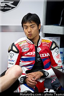 aoyama_036 superbike_supersport_test_2012.jpg