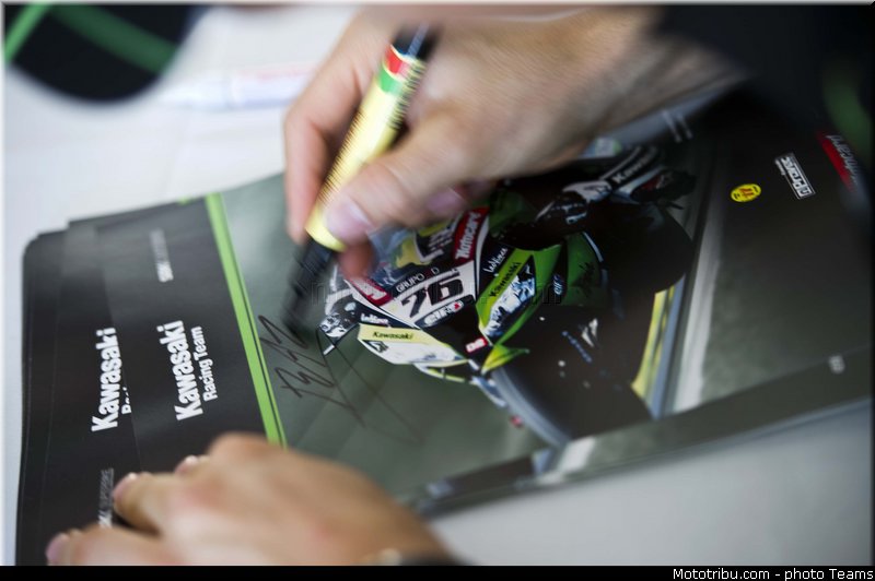 superbike_pitbabe_014_australie_philip_island_2013