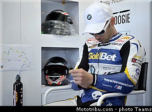 superbike_melandri_001_australie_philip_island_2013.jpg
