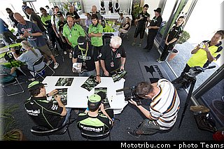 superbike_pitbabe_013_australie_philip_island_2013.jpg