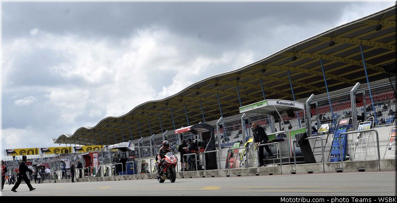 sbk_guintoli_011_pays_bas_assen_2013
