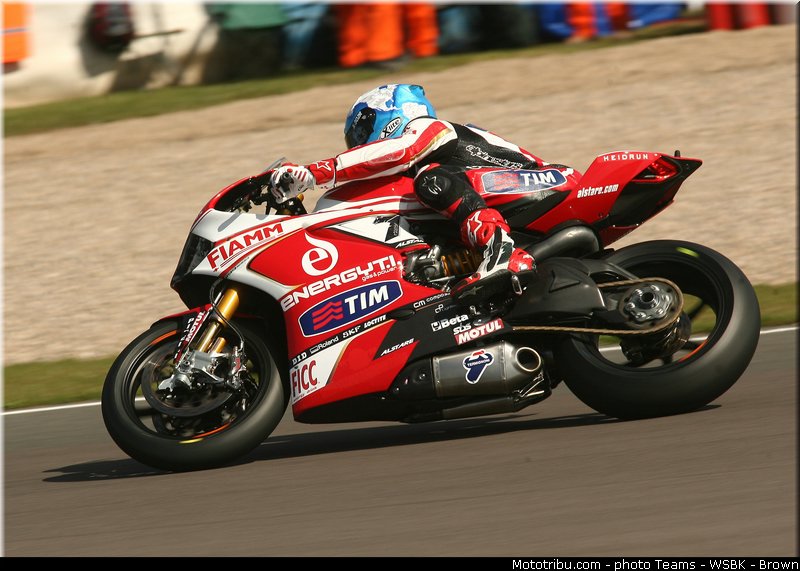 sbk_checa_007_angleterre_donington_park_2013