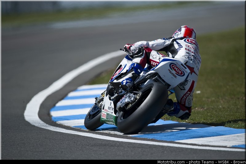 sbk_rea_011_angleterre_donington_park_2013