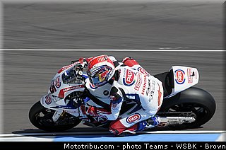 sbk_rea_002_angleterre_donington_park_2013.jpg
