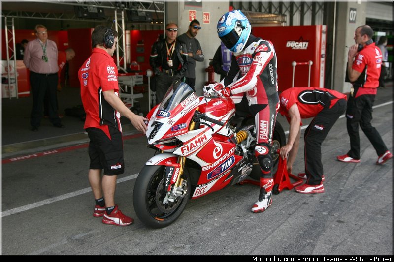 sbk_checa_012_wsbk_2013_portugal_portimao