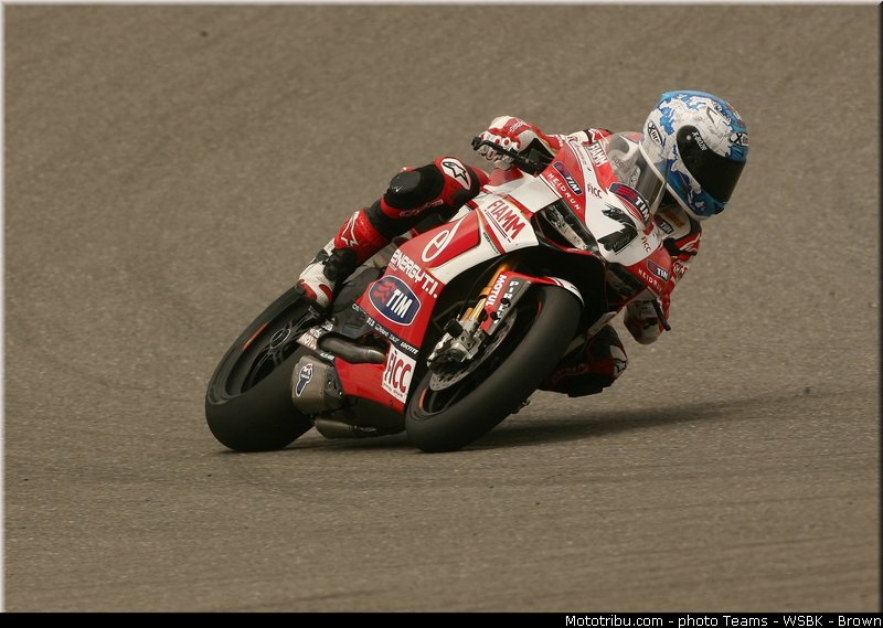 sbk_checa_013_wsbk_2013_portugal_portimao
