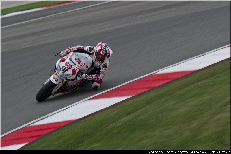 sbk_haslam_003_wsbk_2013_portugal_portimao