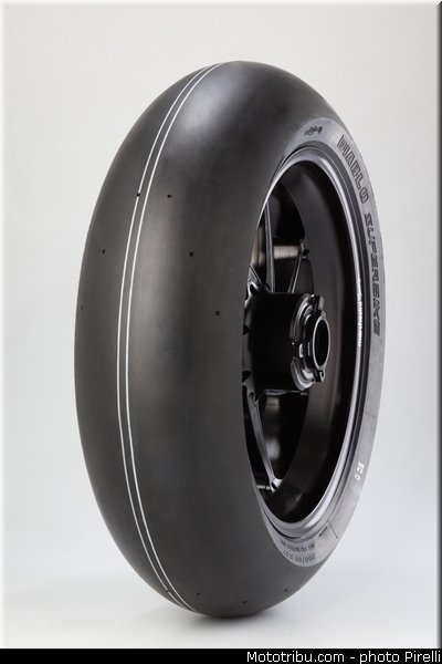 pirelli_sbk_slick_sc0_01_17_pouces_2013_