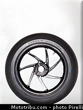 pirelli_sbk_slick_sc1_04_17_pouces_2013_.jpg