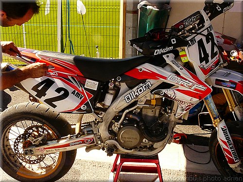 supermotard-alphuez2008-paddock_010.JPG