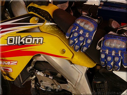 supermotard-alphuez2008-paddock_035.JPG